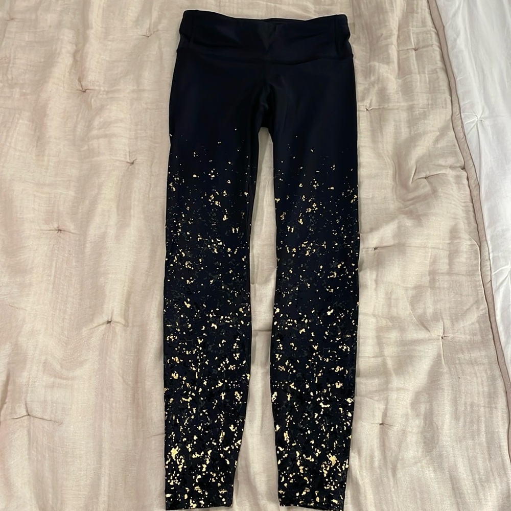 Black/ Gold Lulemon OG Wunder Under - 6